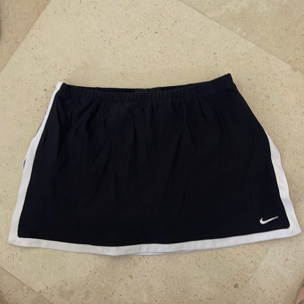 Nike women’s tennis skirt size small
